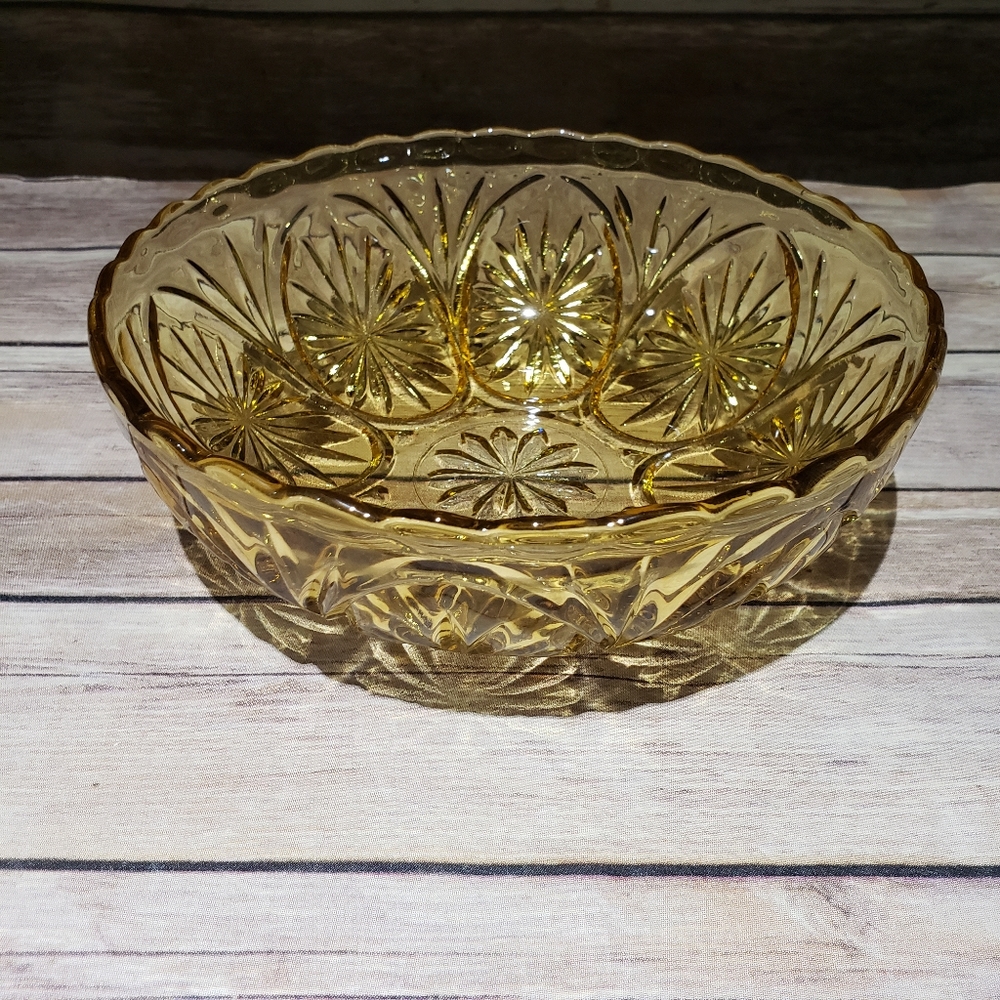 Vtg pressed glass bowl